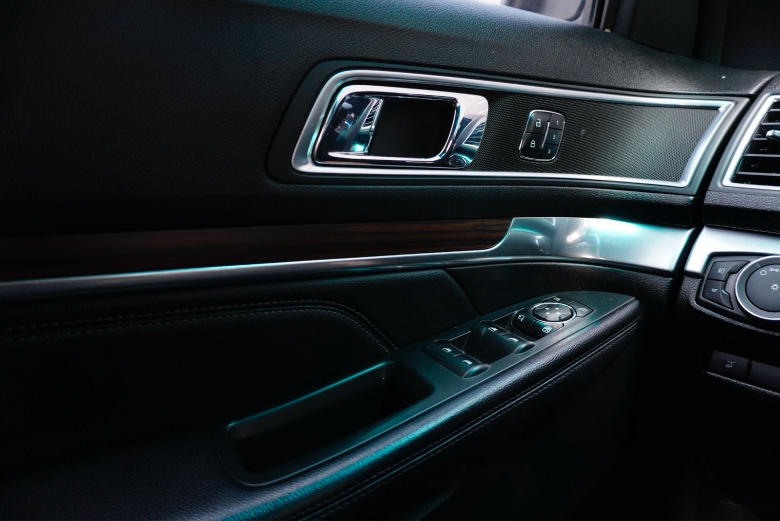 2018 Ford Explorer 3.5 V6 Limited Sync 4x2 At