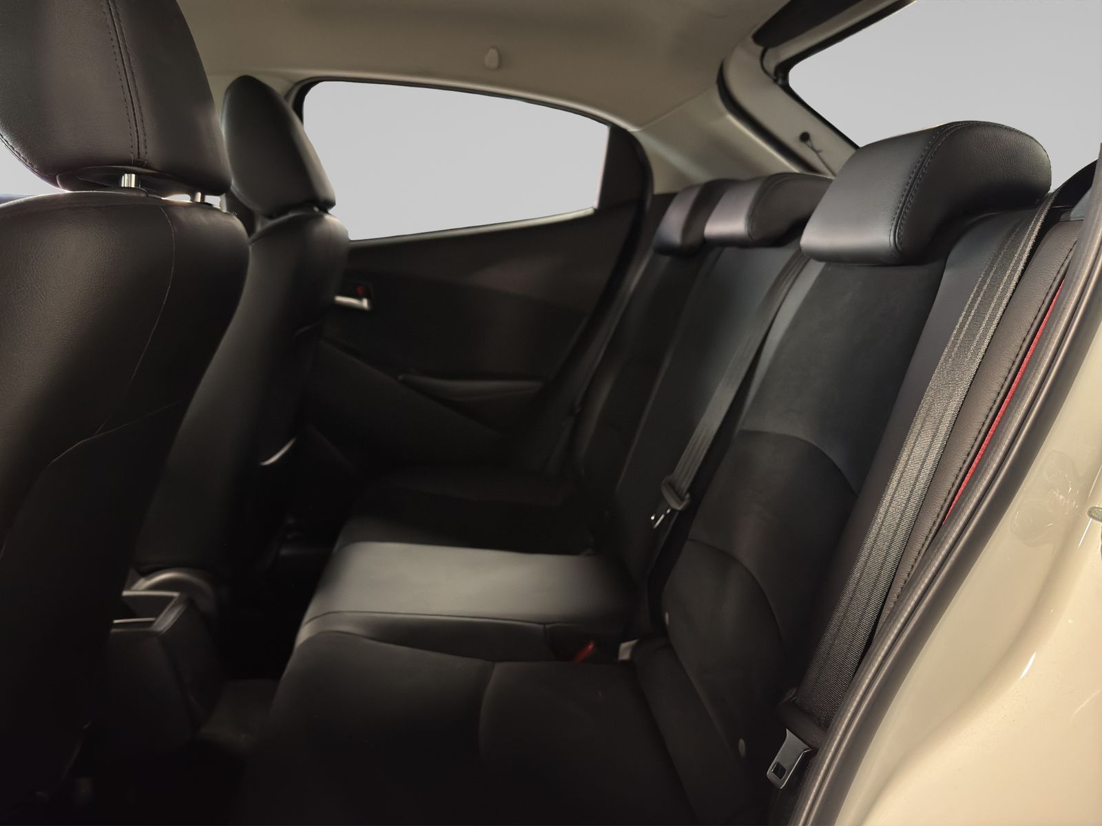 2025 Mazda Mazda 2 2.0 Signature HB At