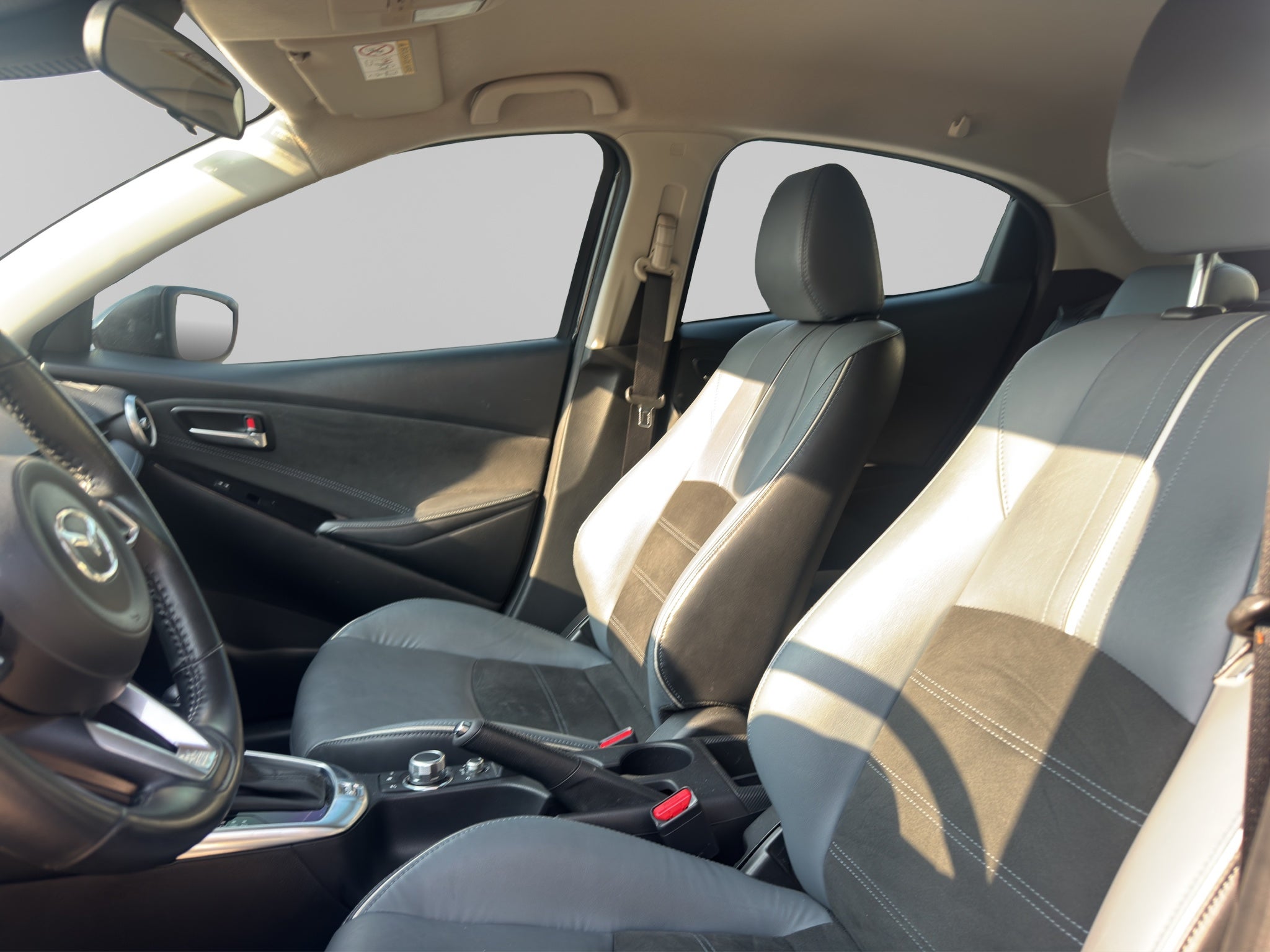 2023 Mazda Mazda 2 1.5 Carbon Edition At