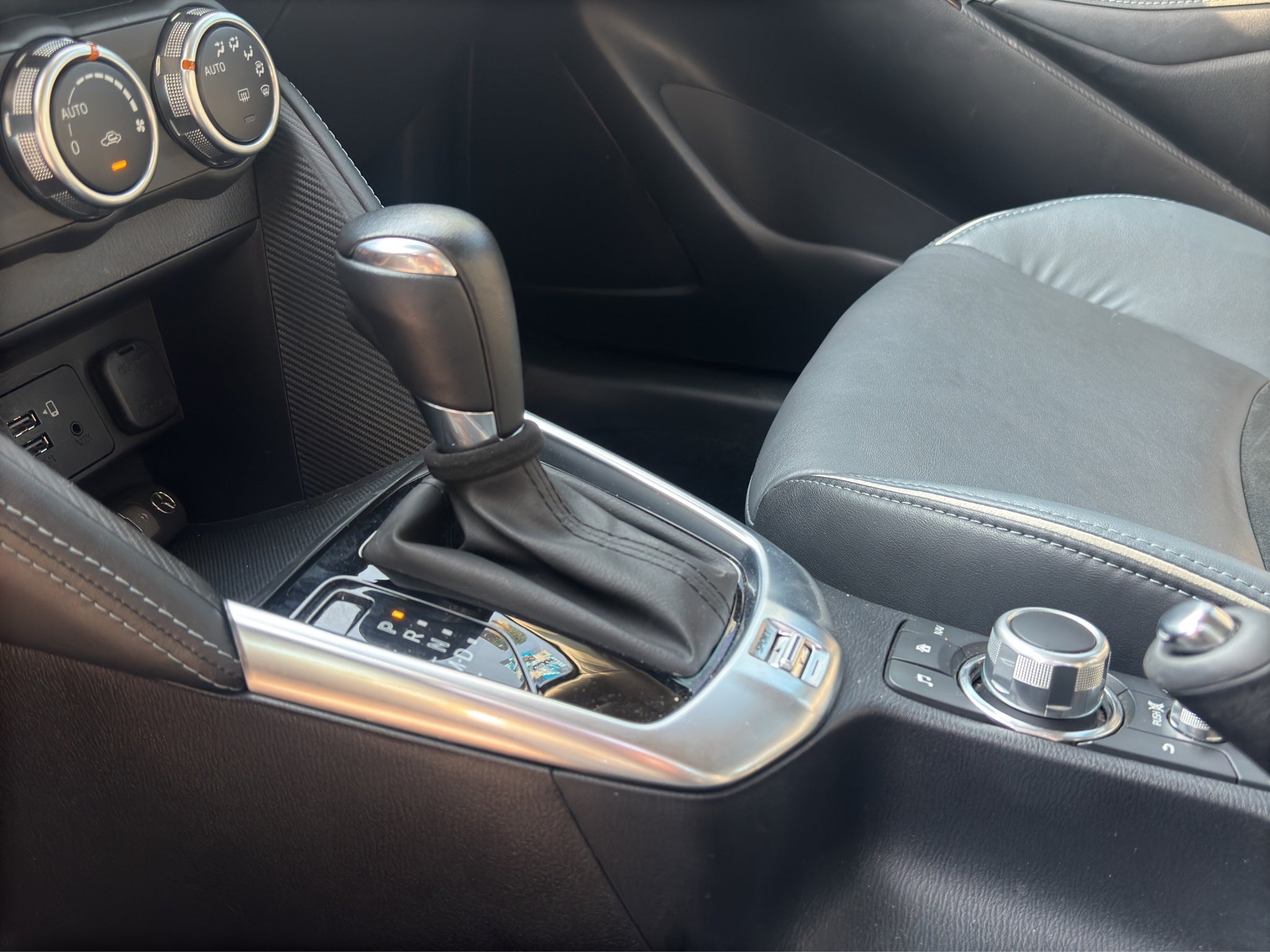 2023 Mazda Mazda 2 1.5 Carbon Edition At