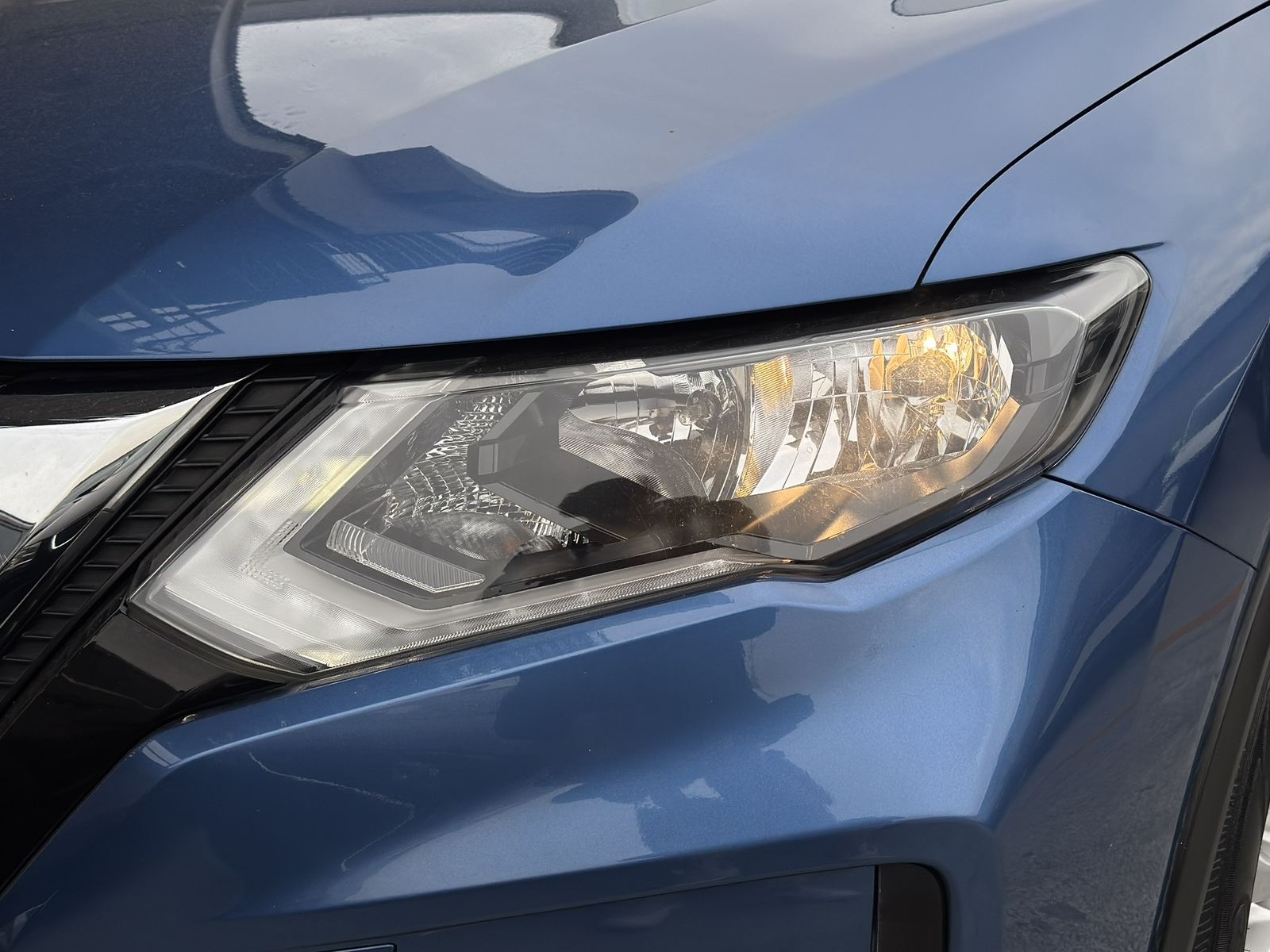 2020 Nissan X-Trail 2.5 Sense 2 Filas Cvt