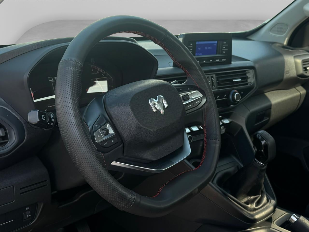 2025 RAM 1200 2.4 Tradesman Crew Cab Mt