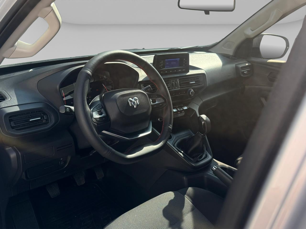 2025 RAM 1200 2.4 Tradesman Crew Cab Mt