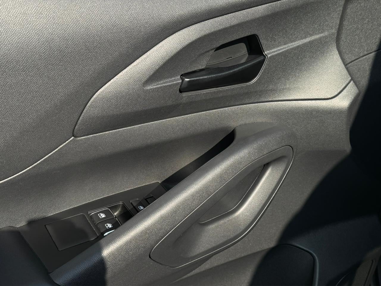 2025 RAM 1200 2.4 Tradesman Crew Cab Mt