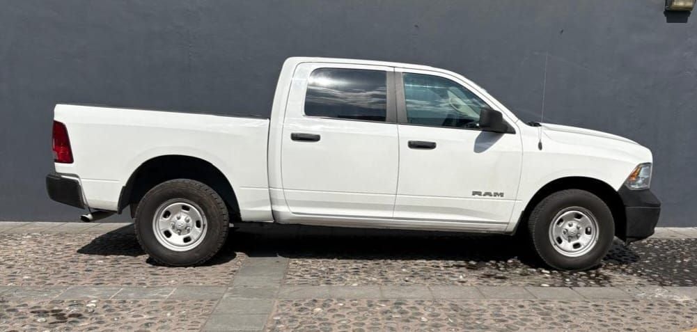2020 RAM 1500 3.6 V6 Crew Cab SLT At