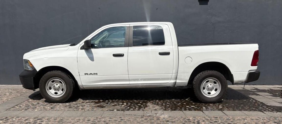 2020 RAM 1500 3.6 V6 Crew Cab SLT At