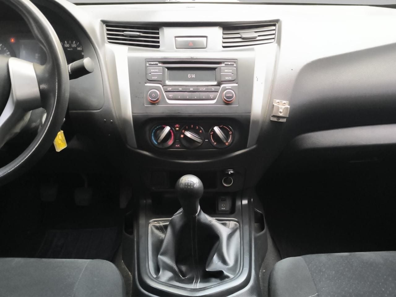 2020 Nissan NP300 2.5 Doble Cabina Se Aa Pack Seg Mt