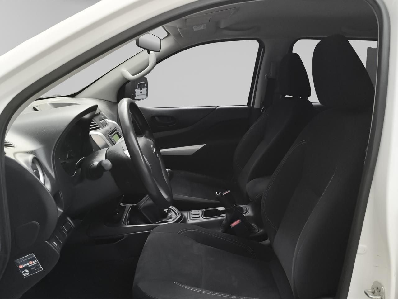 2020 Nissan NP300 2.5 Doble Cabina Se Aa Pack Seg Mt