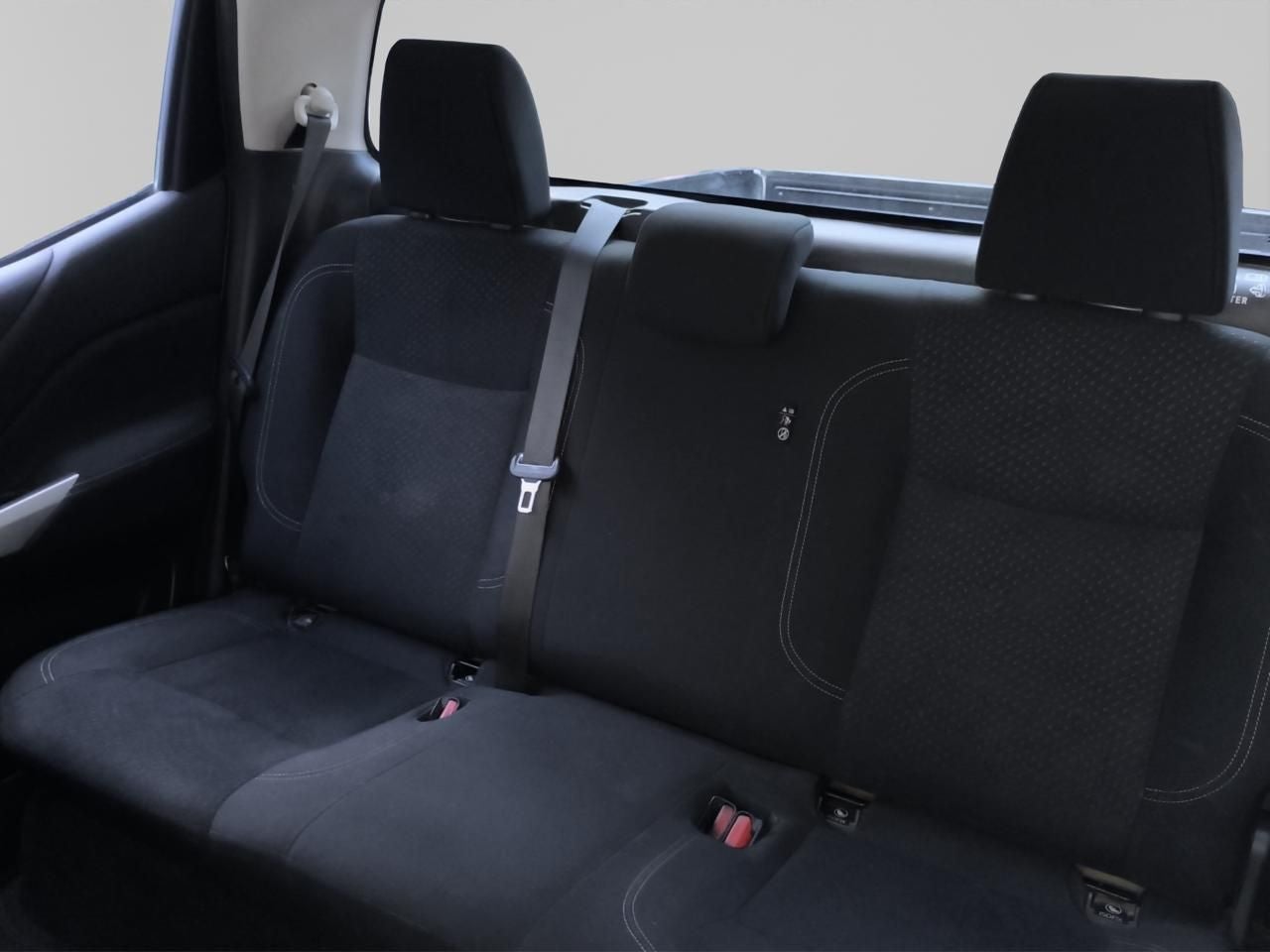 2020 Nissan NP300 2.5 Doble Cabina Se Aa Pack Seg Mt