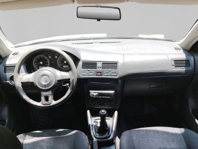 2013 Volkswagen Jetta 2.0 L4 Mt