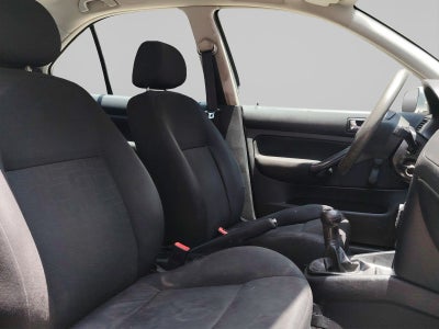 2013 Volkswagen Jetta 2.0 L4 Mt