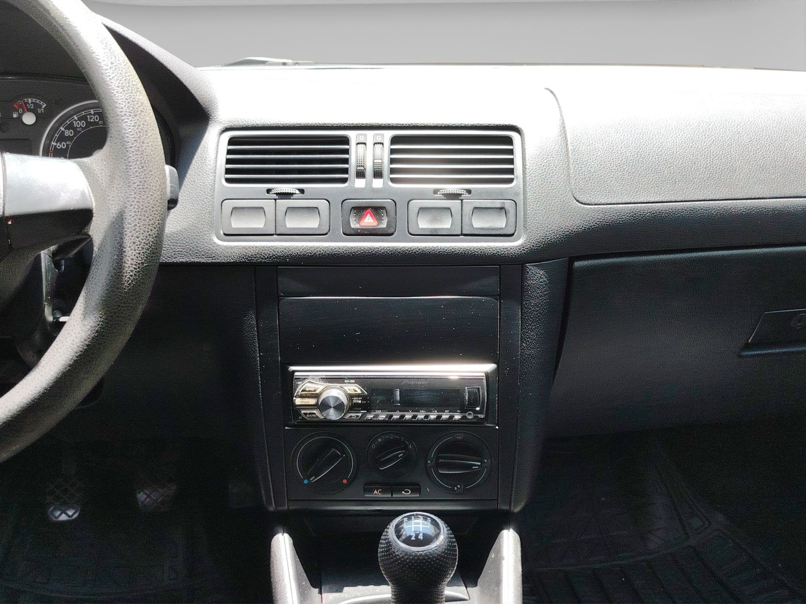2013 Volkswagen Jetta 2.0 L4 Mt