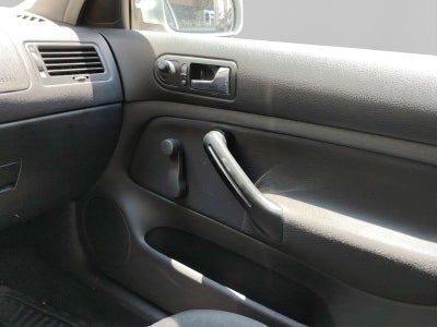 2013 Volkswagen Jetta 2.0 L4 Mt