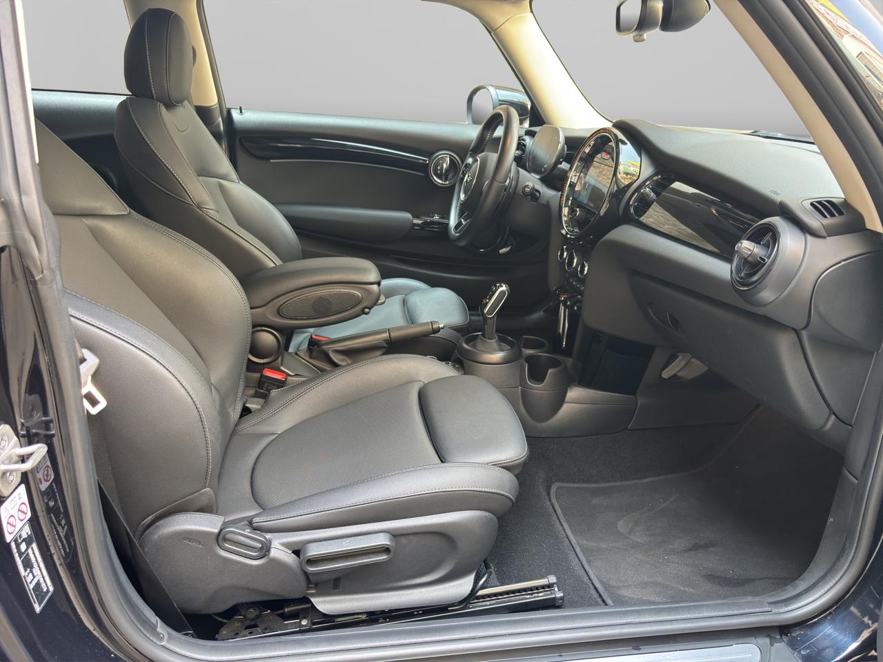 2024 MINI Cooper 1.5 Classic 3 Puertas At