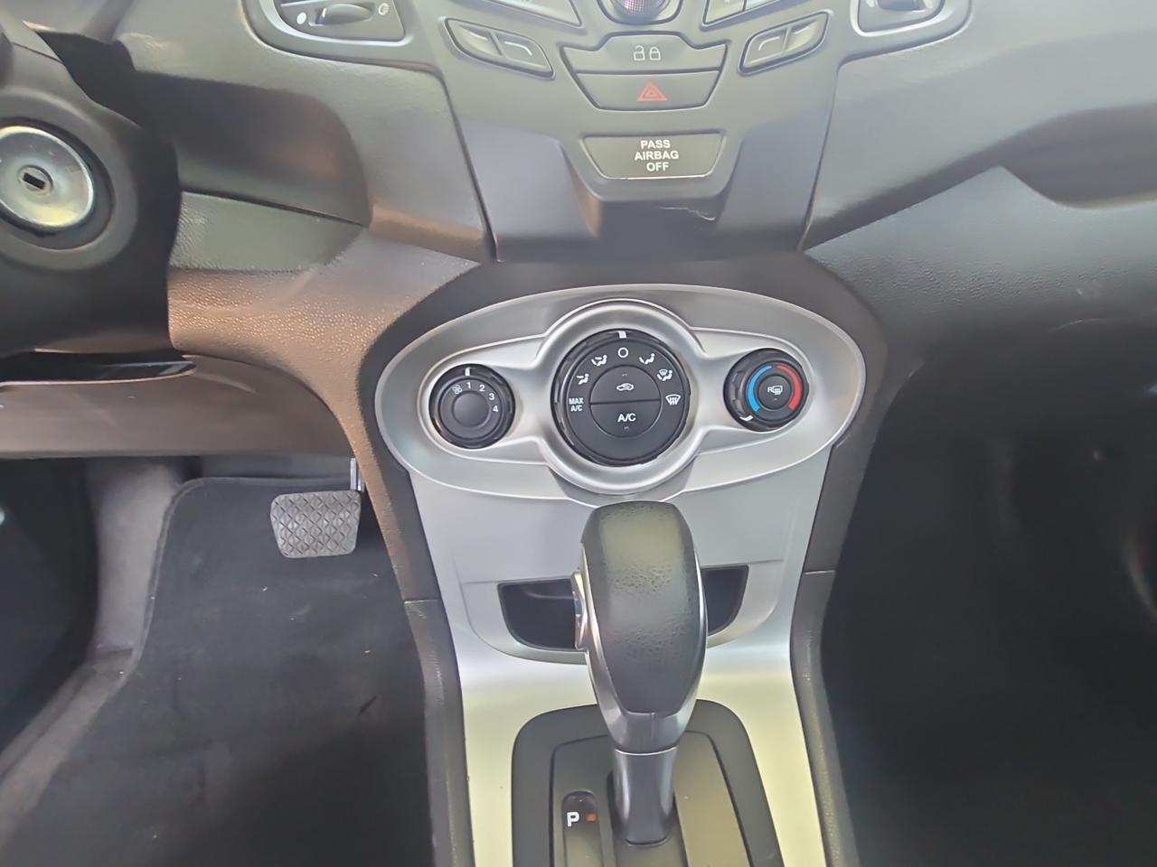 2015 Ford Fiesta 1.6 Se Sedan At