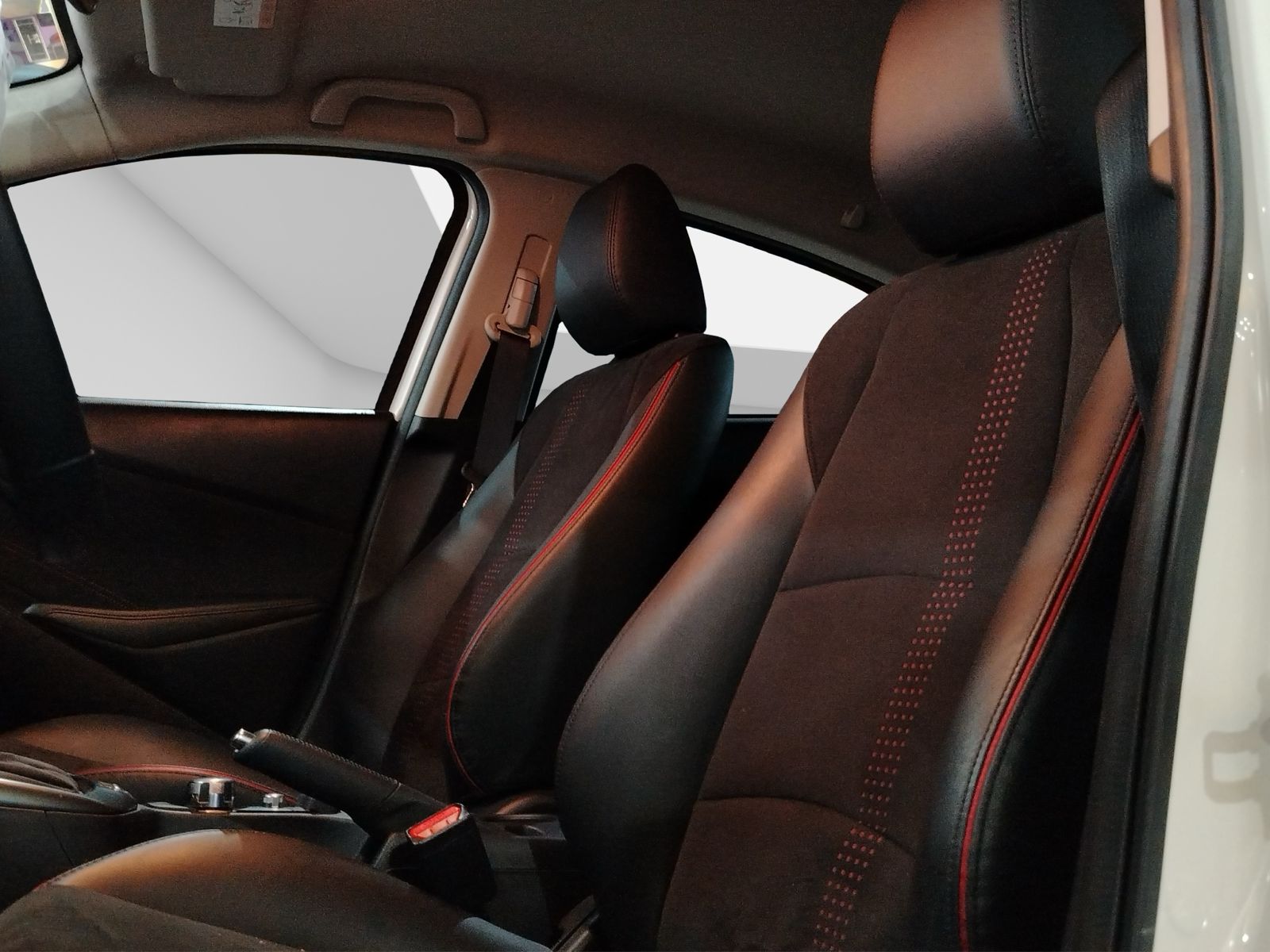 2025 Mazda Mazda 2 2.0 Signature HB At