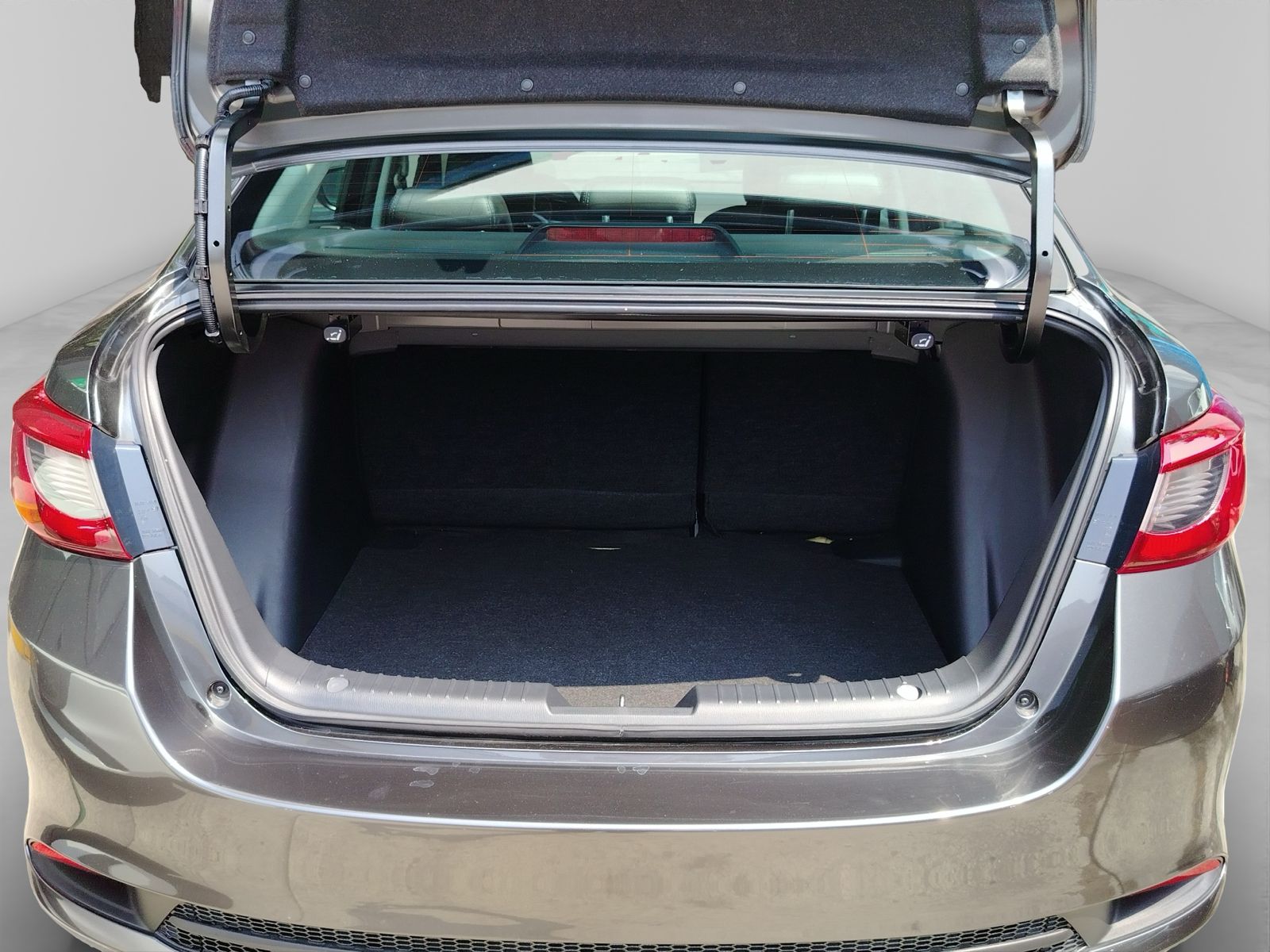 2025 Mazda Mazda 2 1.5 I Grand Touring Sedan At