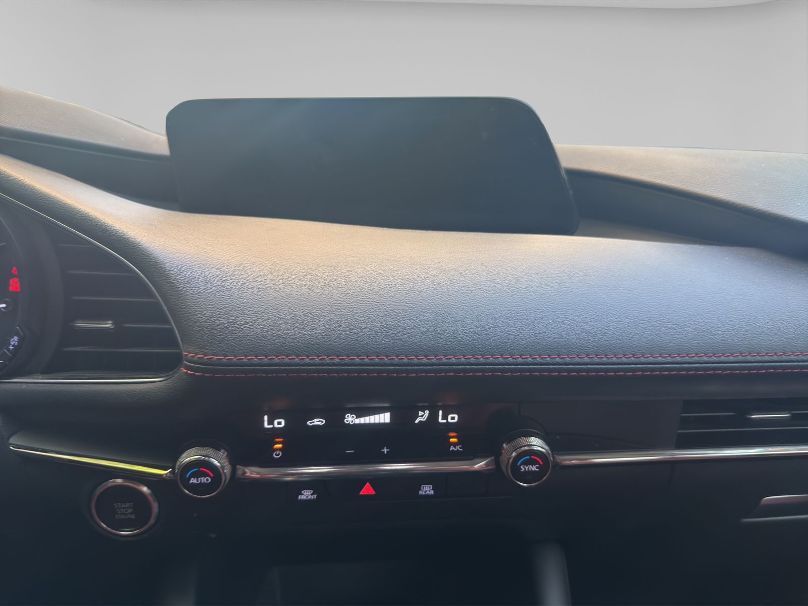 2023 Mazda Mazda 3 2.5 Sedan Carbon Edition At