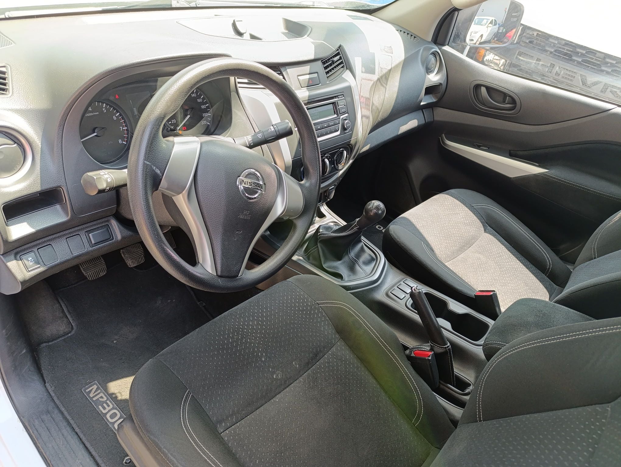 2020 Nissan NP300 Doble Cabina 2.5 SE Paq Seguridad Mt