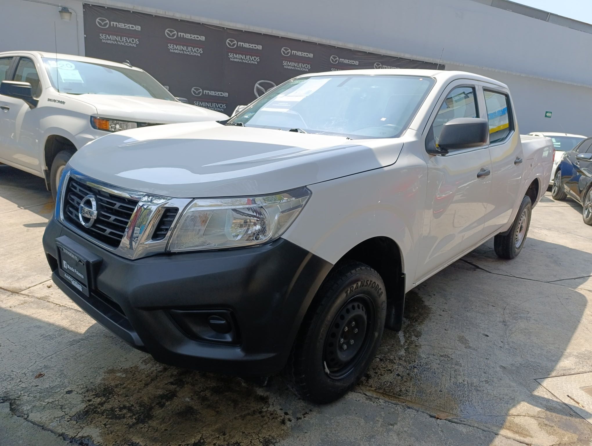 2020 Nissan NP300 Doble Cabina 2.5 SE Paq Seguridad Mt