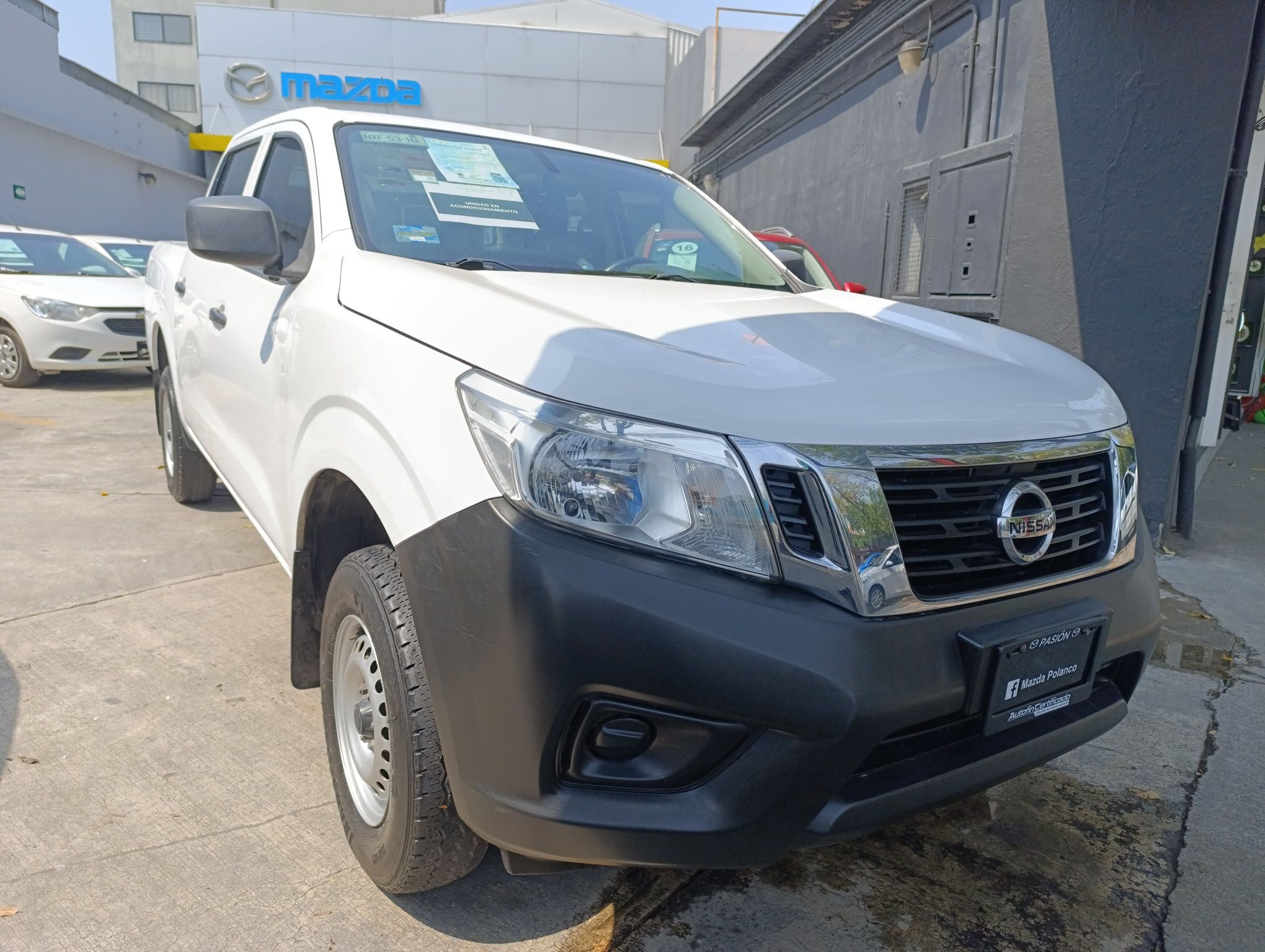 2020 Nissan NP300 Doble Cabina 2.5 SE Paq Seguridad Mt