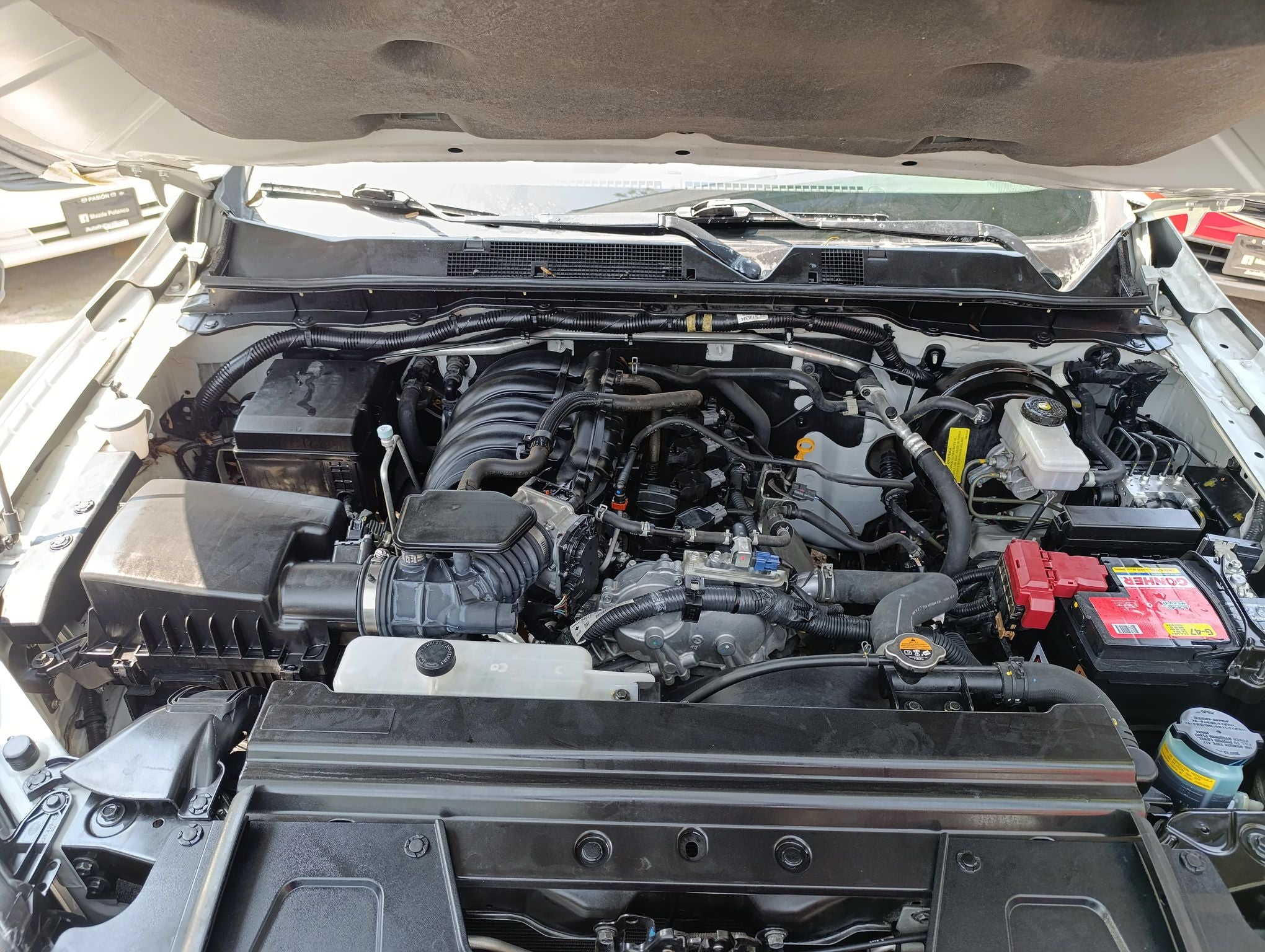 2020 Nissan NP300 Doble Cabina 2.5 SE Paq Seguridad Mt