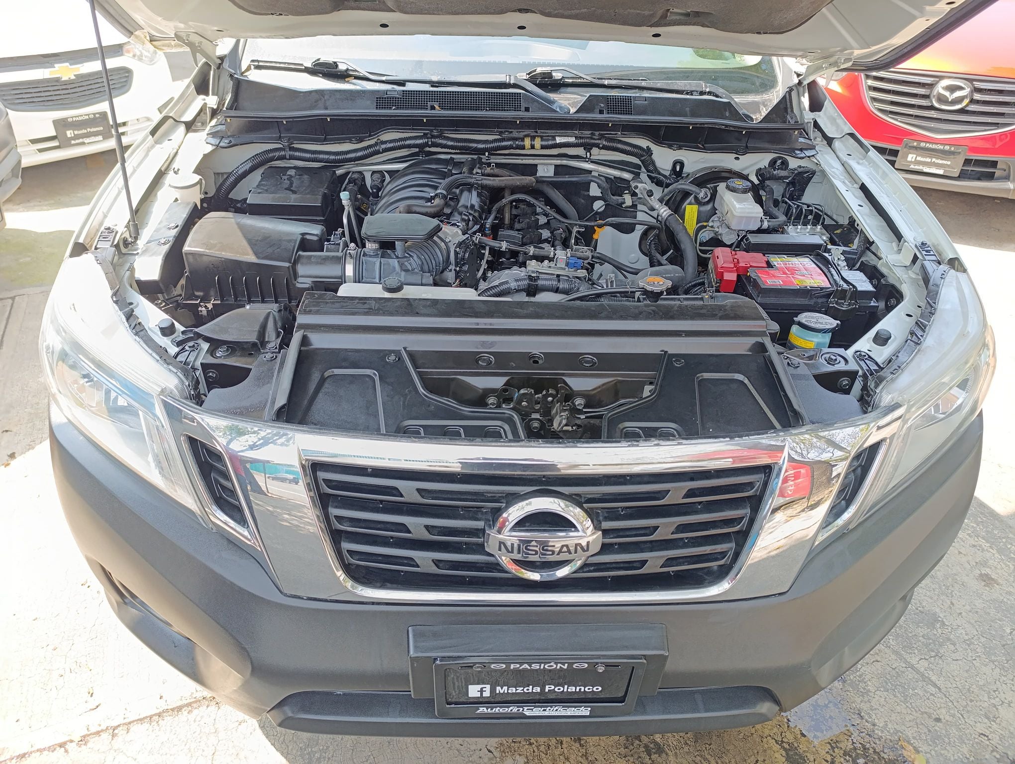 2020 Nissan NP300 Doble Cabina 2.5 SE Paq Seguridad Mt