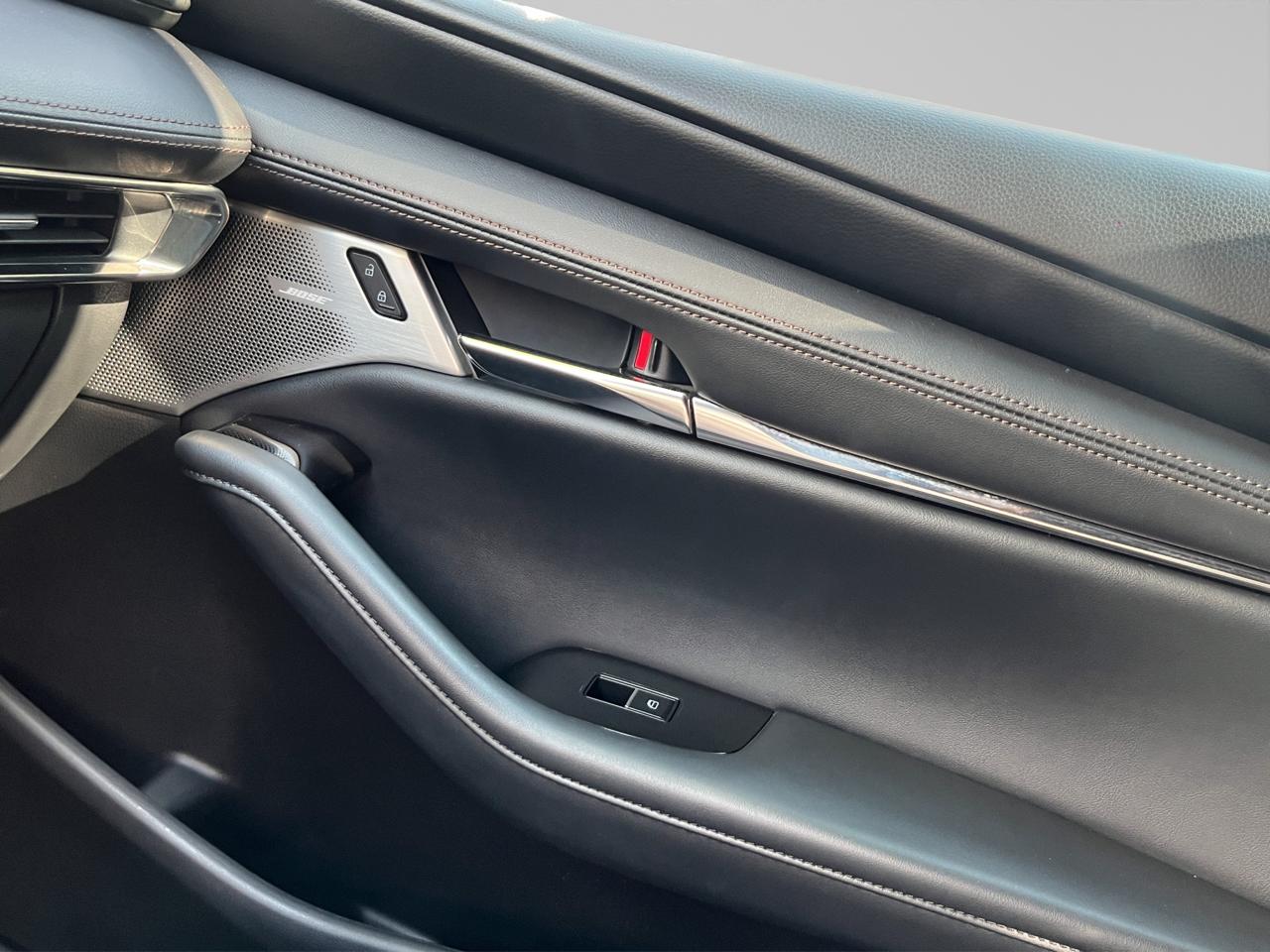 2025 Mazda Mazda 3 2.5 Signature Hb At