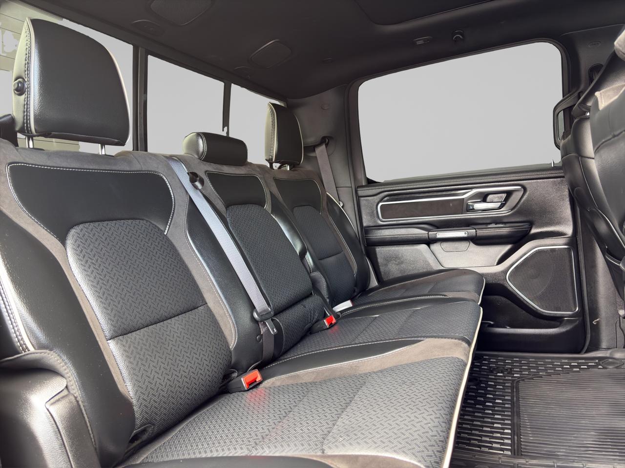 2024 RAM 1500 5.7 Laramie Sport Doble Cabina Mhev At