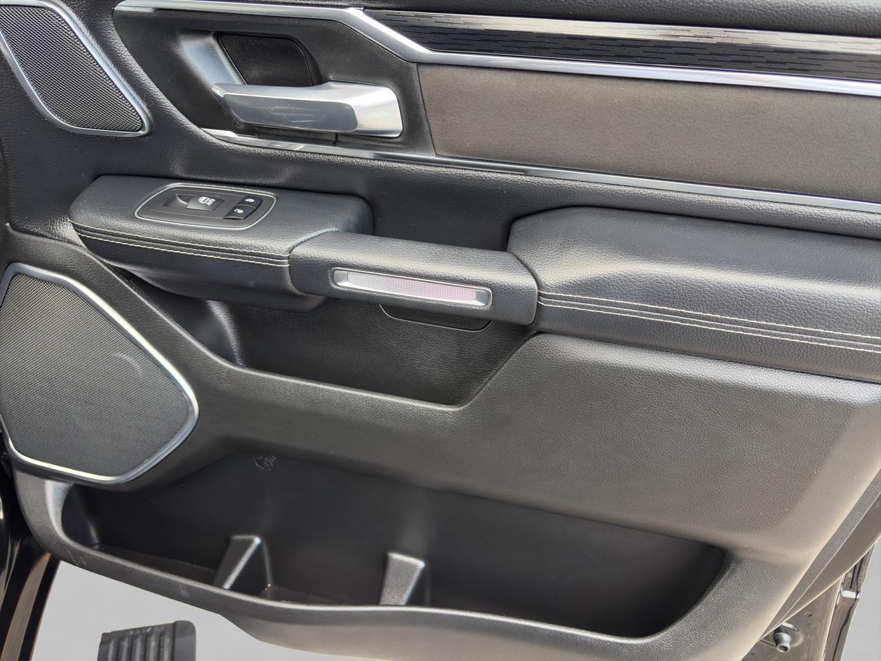 2024 RAM 1500 5.7 Laramie Sport Doble Cabina Mhev At