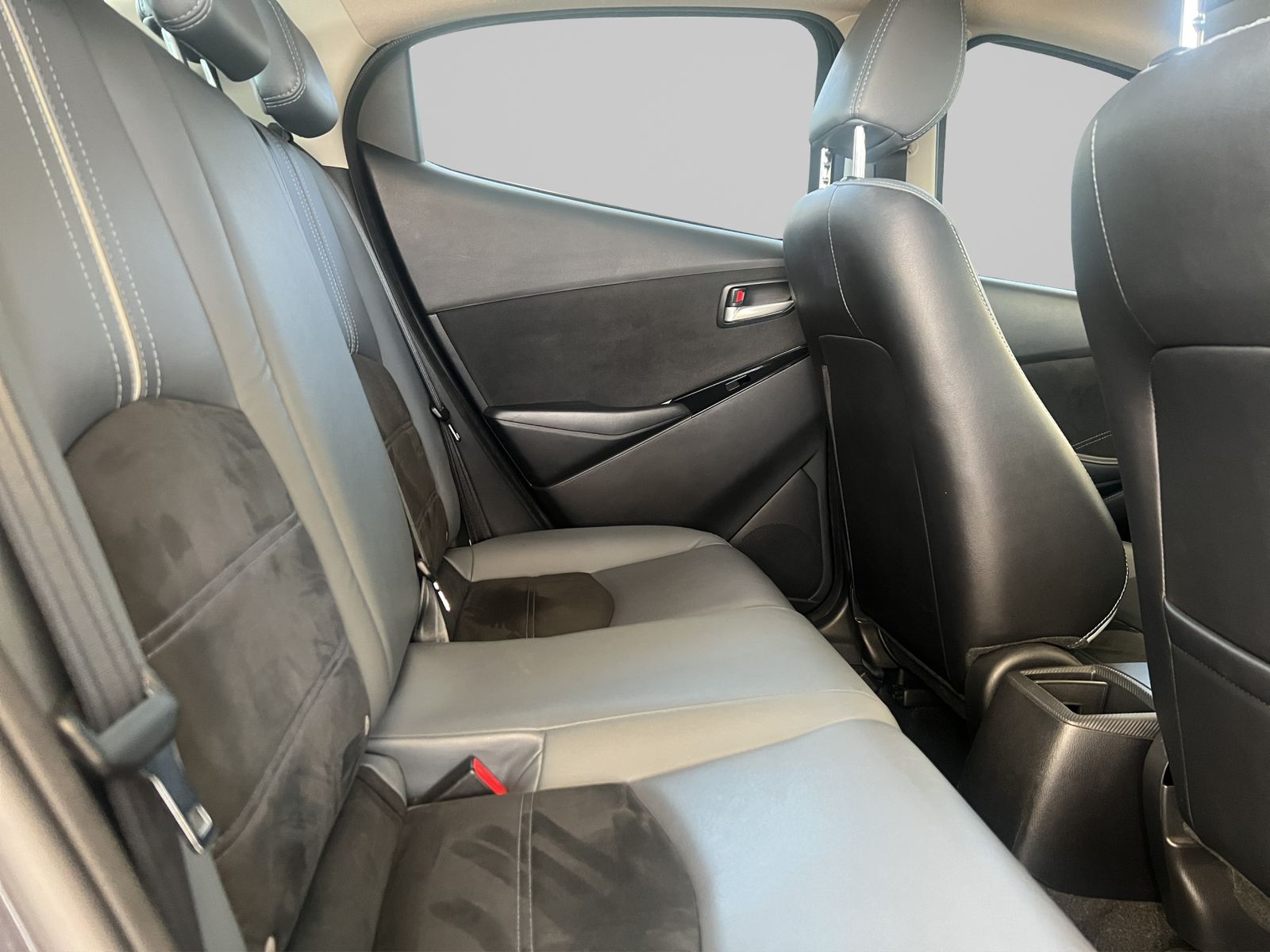 2023 Mazda Mazda 2 1.5 Carbon Edition At