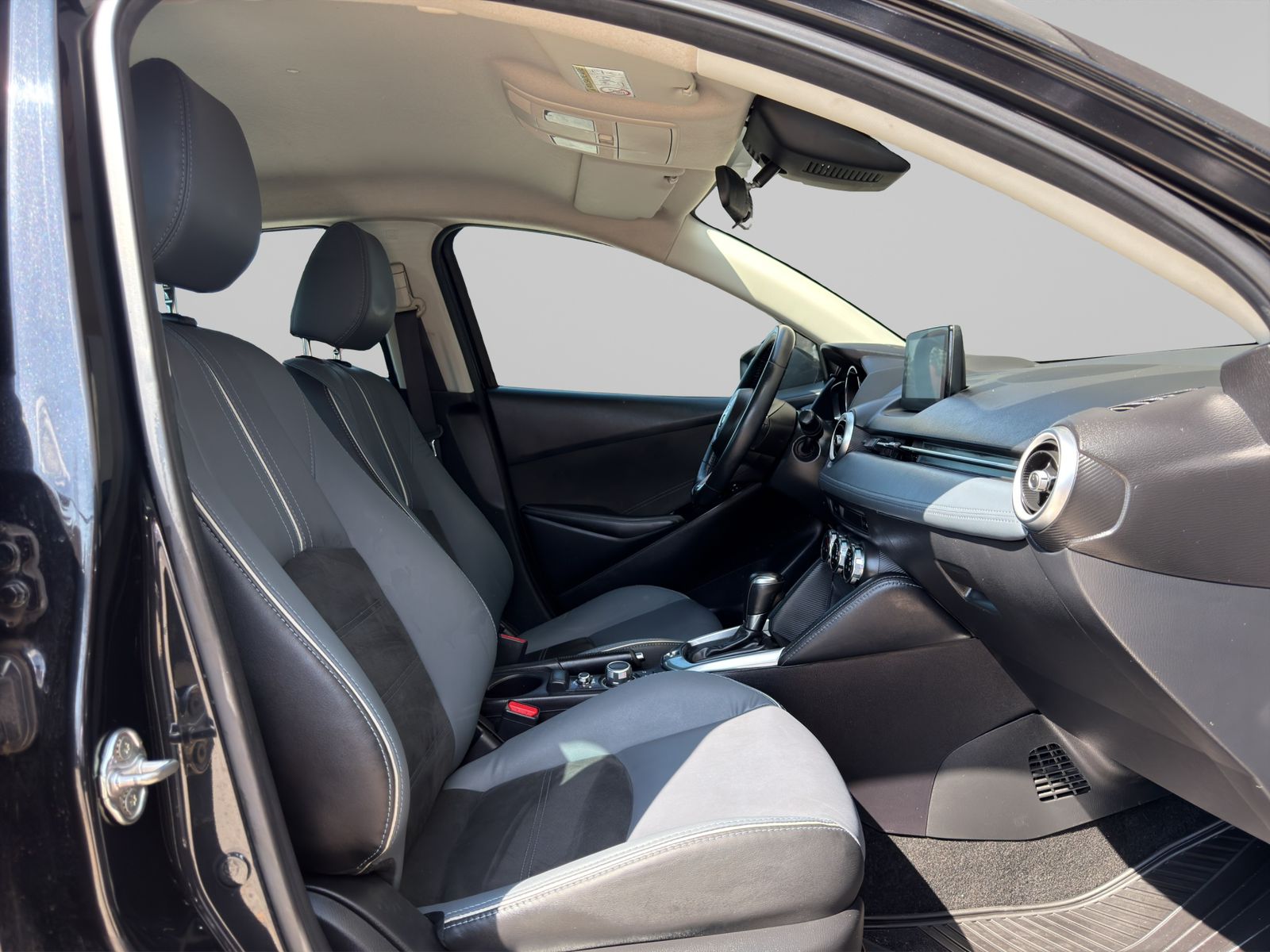 2023 Mazda Mazda 2 1.5 Carbon Edition At