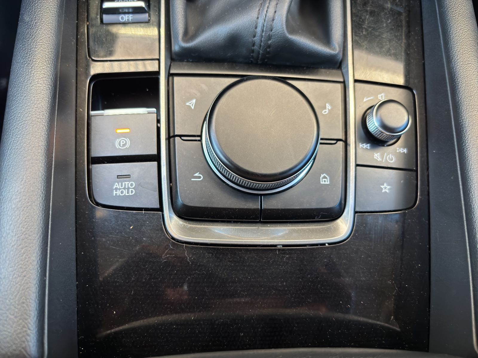 2023 Mazda Mazda 3 2.5 Sedan Carbon Edition At