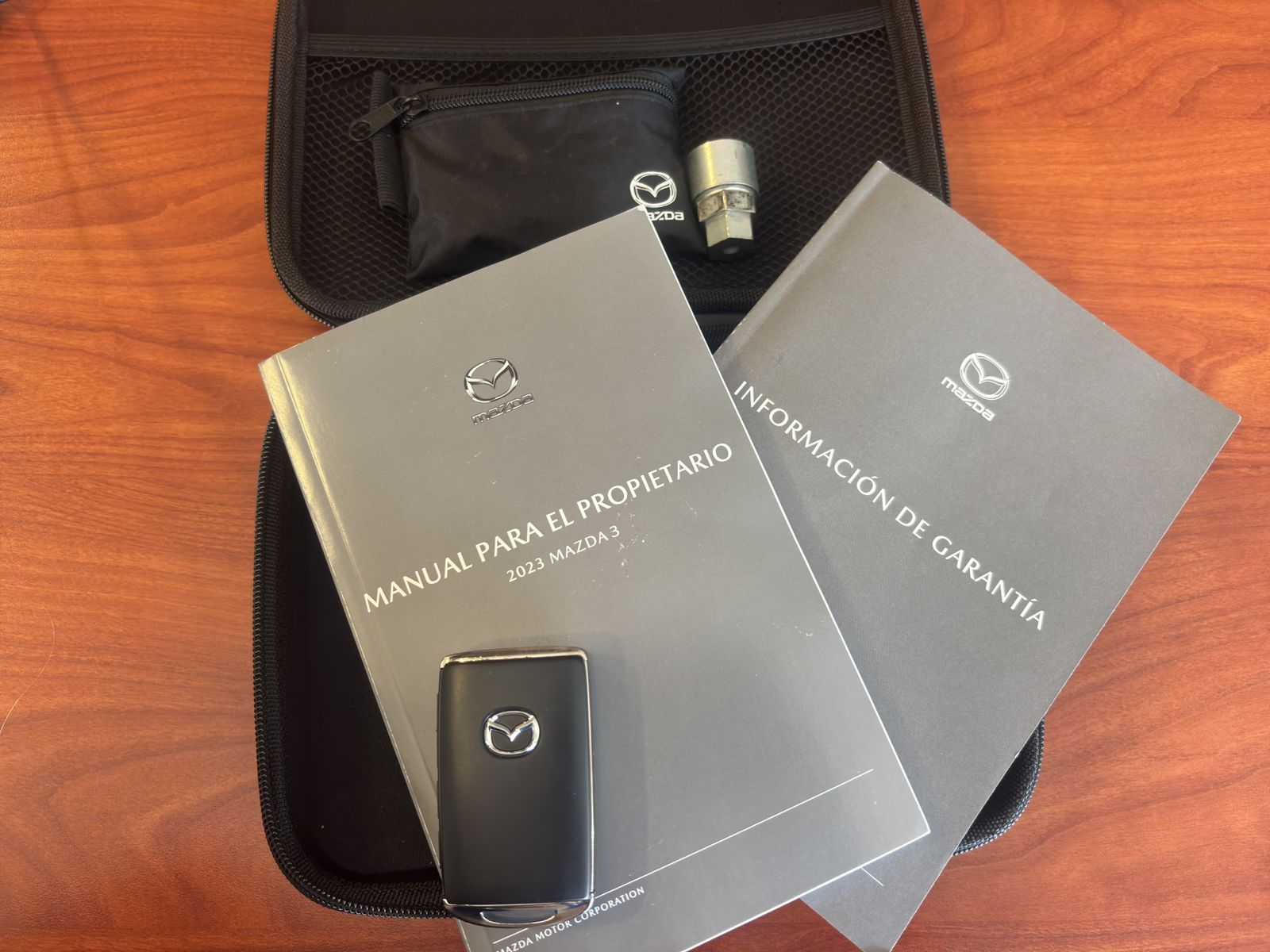 2023 Mazda Mazda 3 2.5 Sedan Carbon Edition At