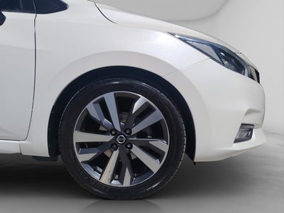 2020 Nissan Versa 1.6 Platinum Piel At