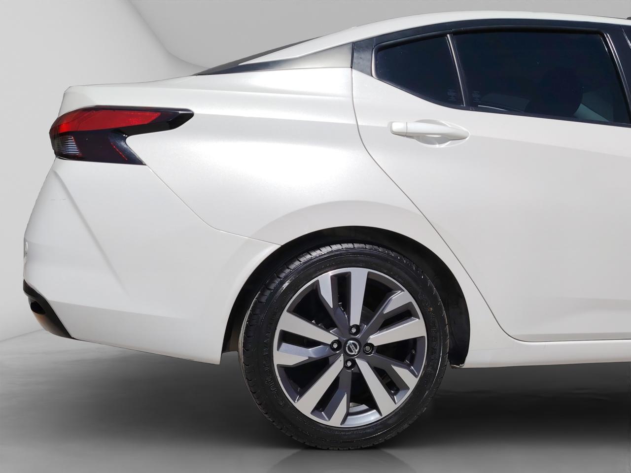 2020 Nissan Versa 1.6 Platinum Piel At