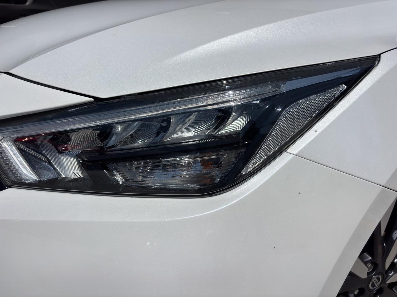 2020 Nissan Versa 1.6 Platinum Piel At