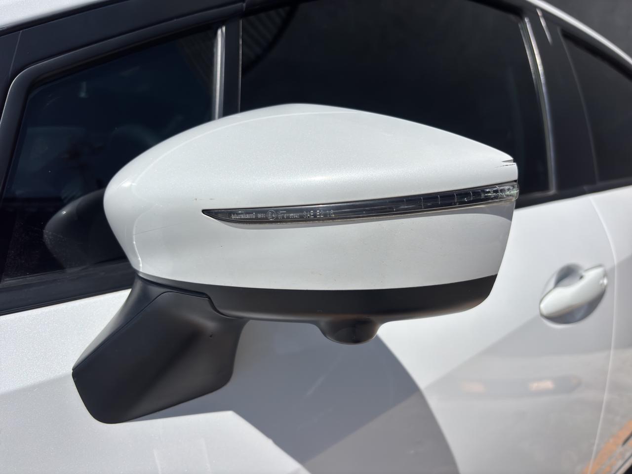 2020 Nissan Versa 1.6 Platinum Piel At