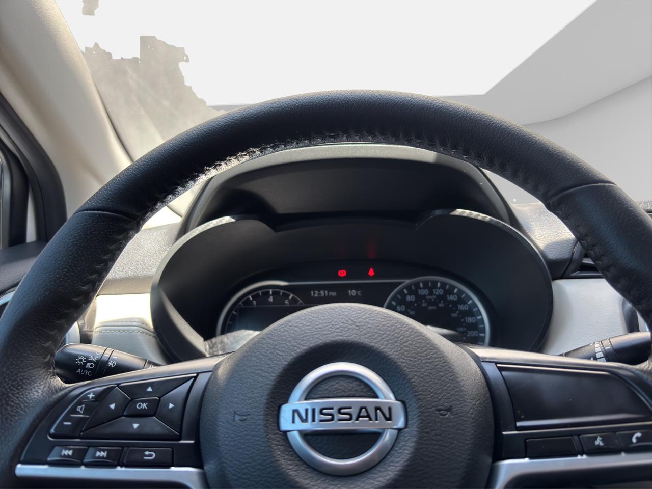 2020 Nissan Versa 1.6 Platinum Piel At