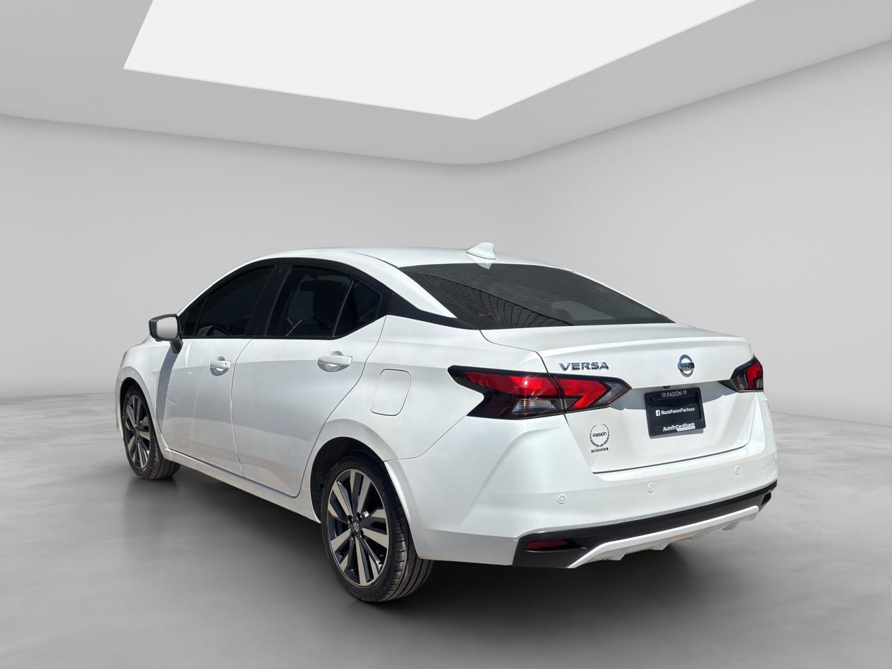 2020 Nissan Versa 1.6 Platinum Piel At