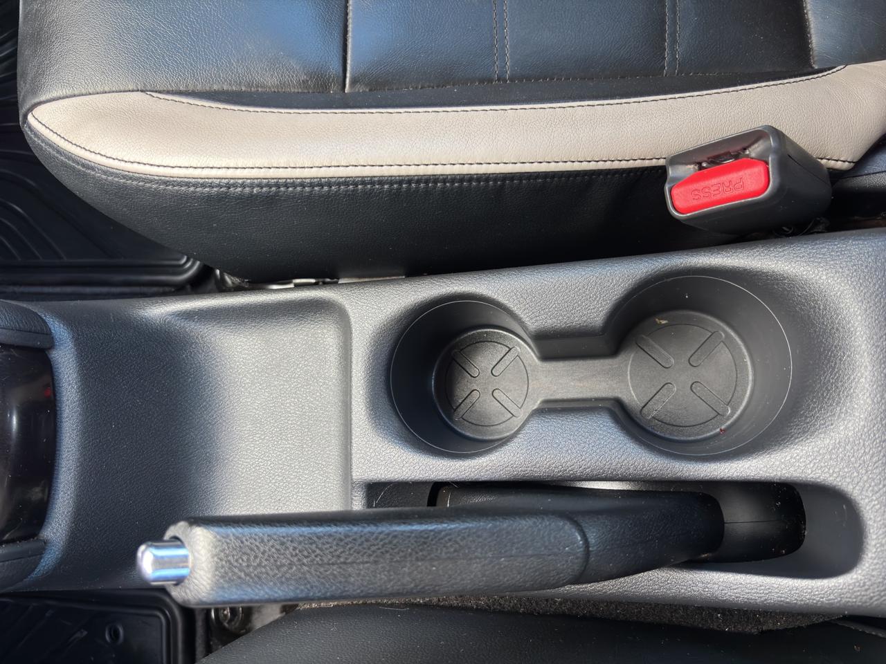 2020 Nissan Versa 1.6 Platinum Piel At