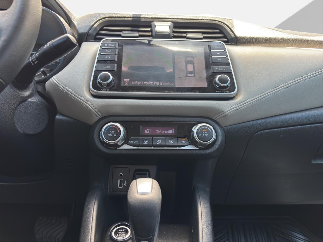 2020 Nissan Versa 1.6 Platinum Piel At