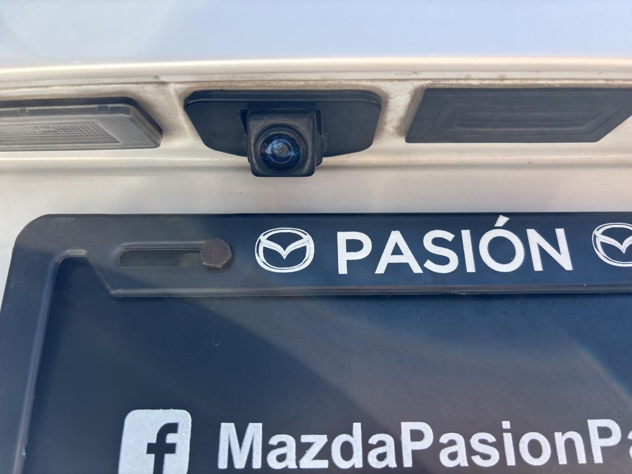 2020 Nissan Versa 1.6 Platinum Piel At