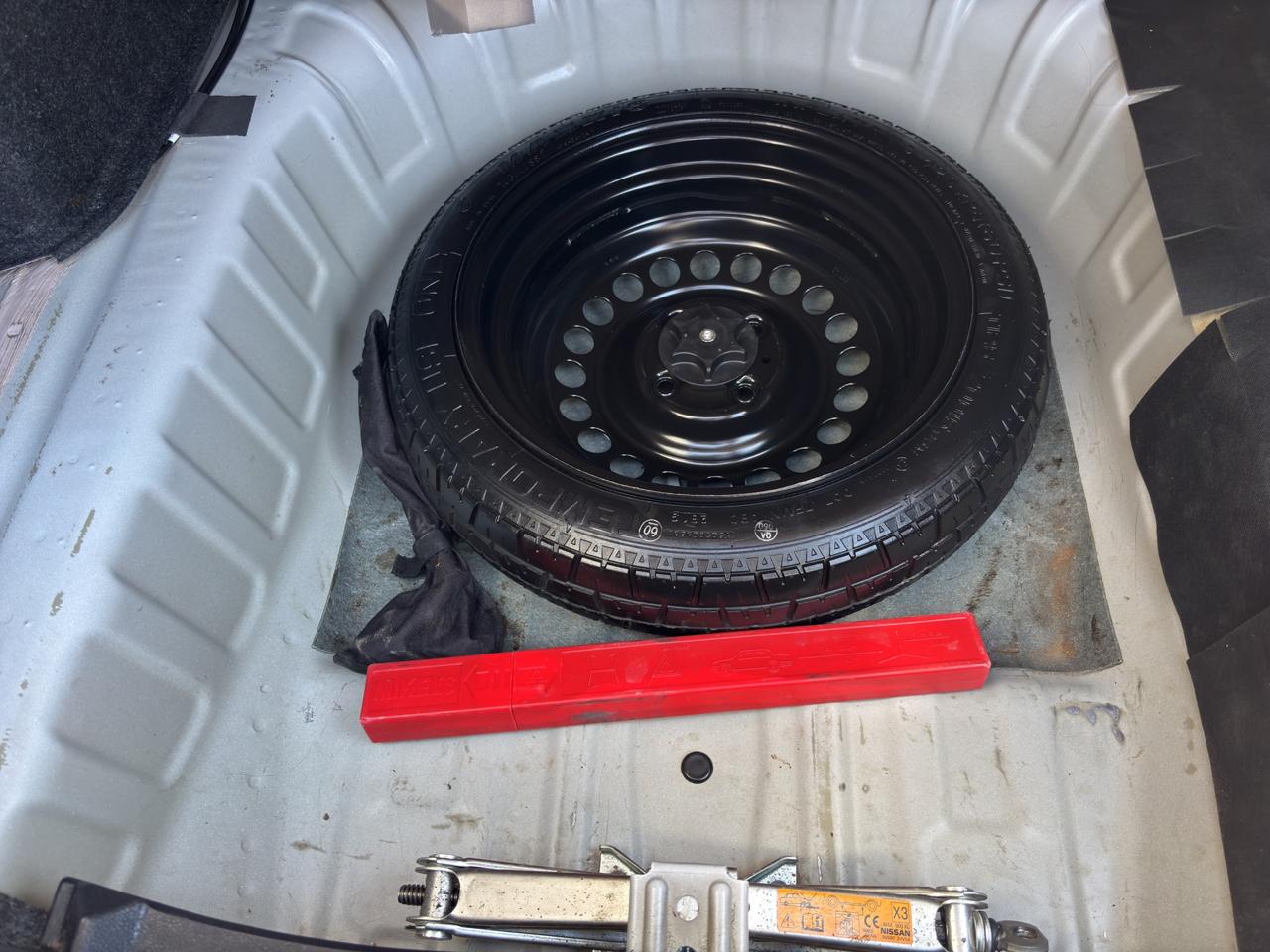 2020 Nissan Versa 1.6 Platinum Piel At