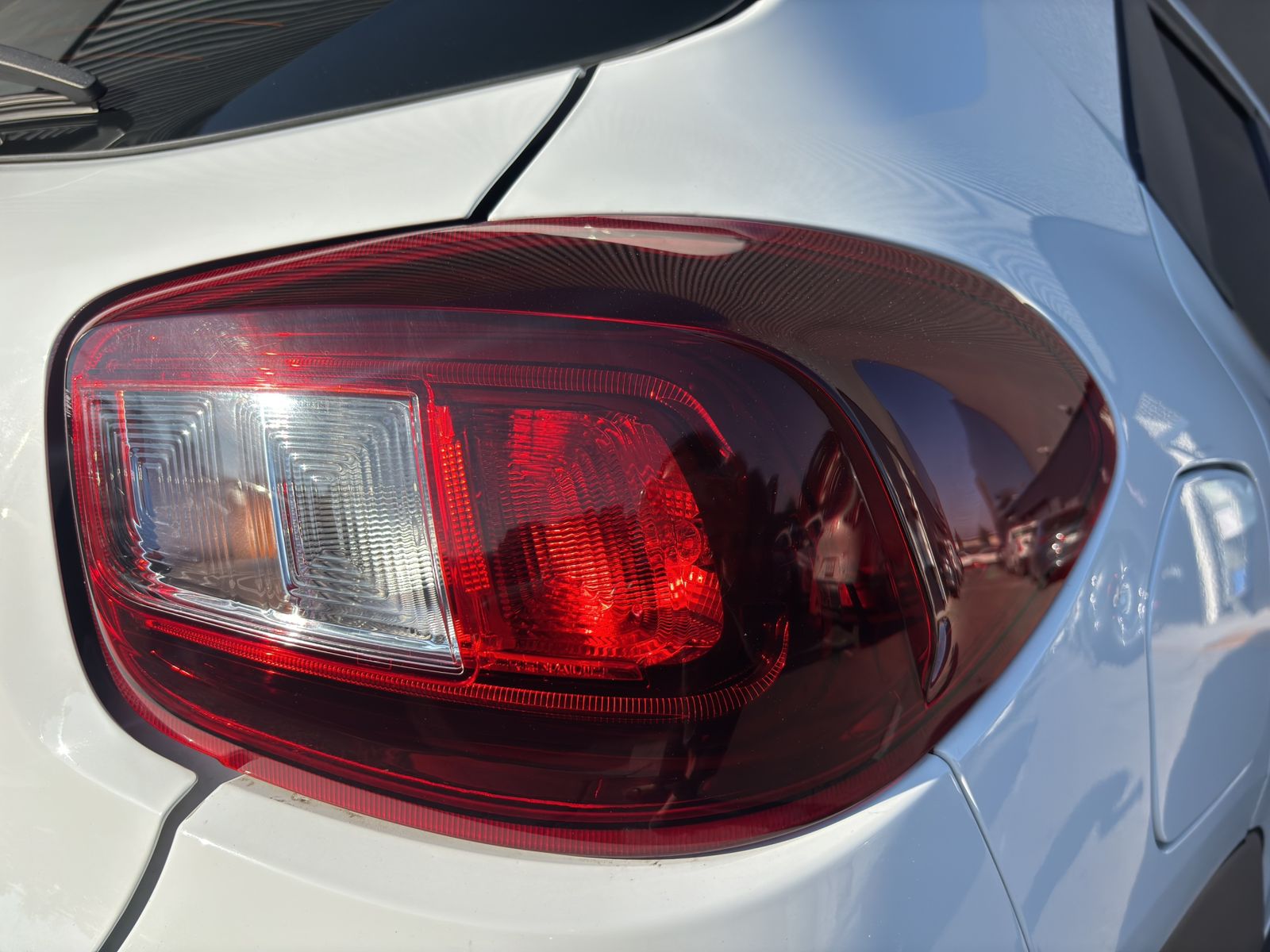 2024 Renault Kwid 1.0 Iconic Mt