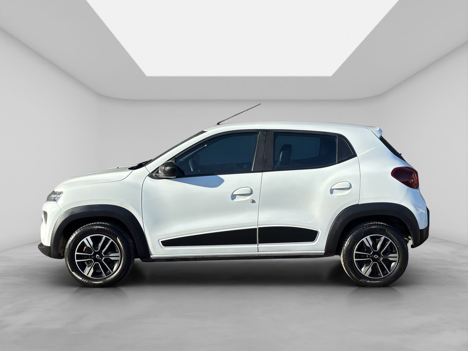 2024 Renault Kwid 1.0 Iconic Mt