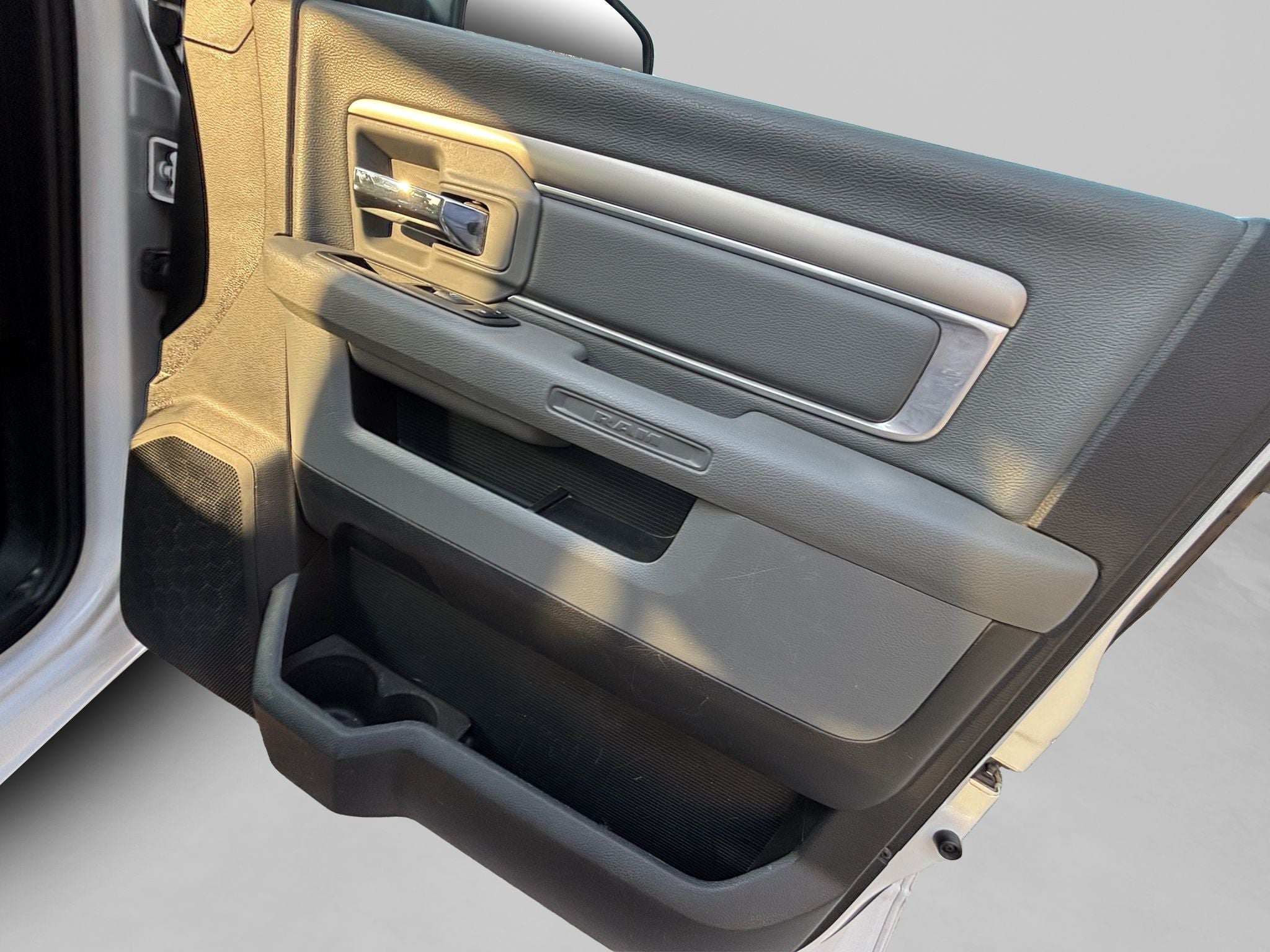 2020 RAM 1500 3.6 V6 Crew Cab SLT At