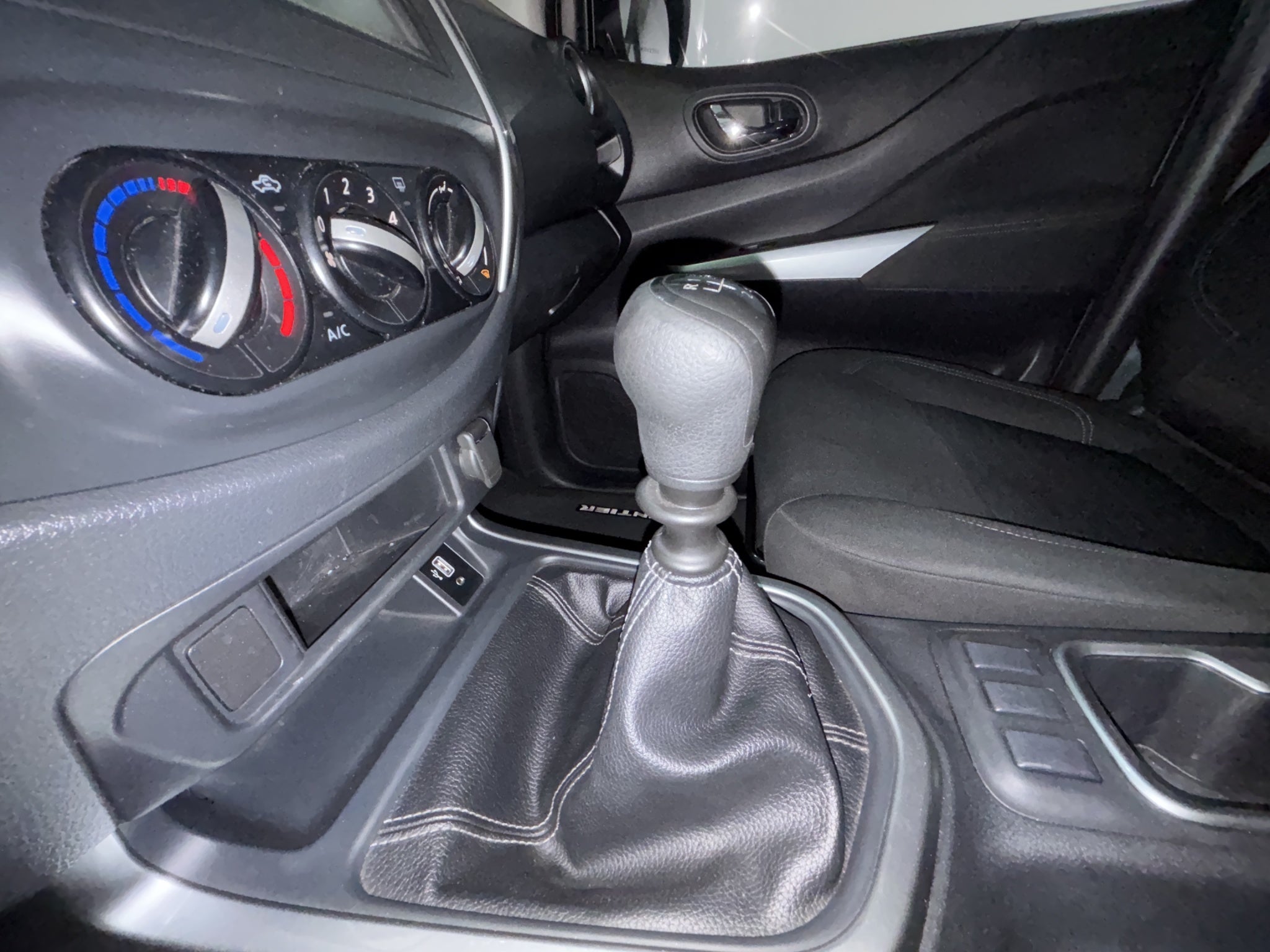 2023 Nissan Frontier 2.5 Le Mt