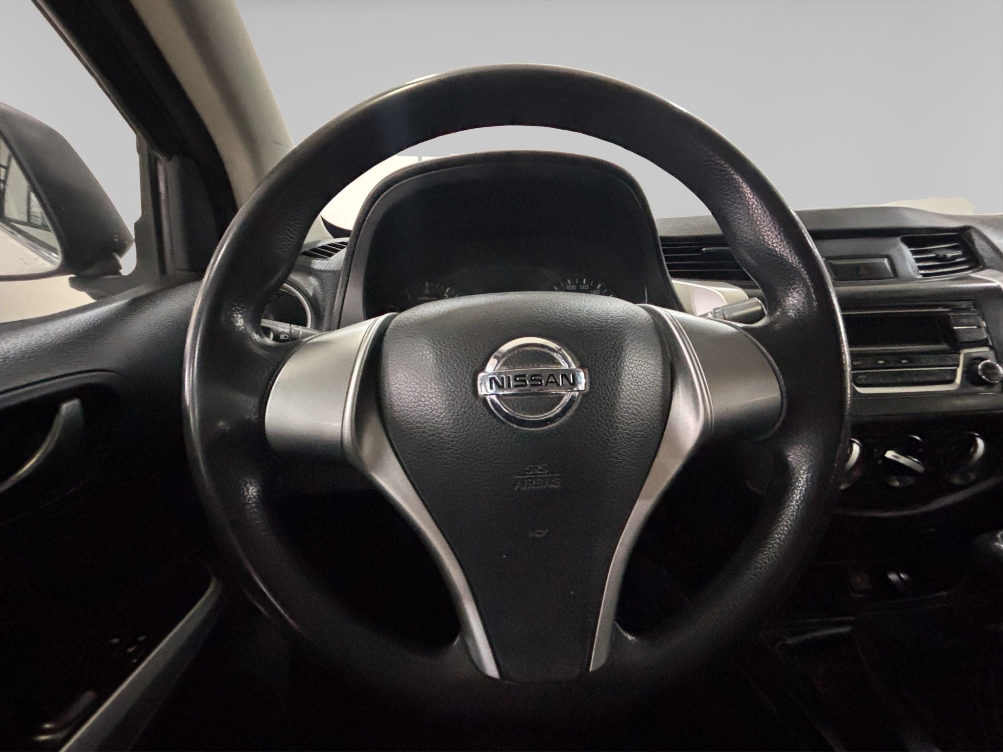 2020 Nissan NP300 2.5 Doble Cabina Se Aa Pack Seg Mt