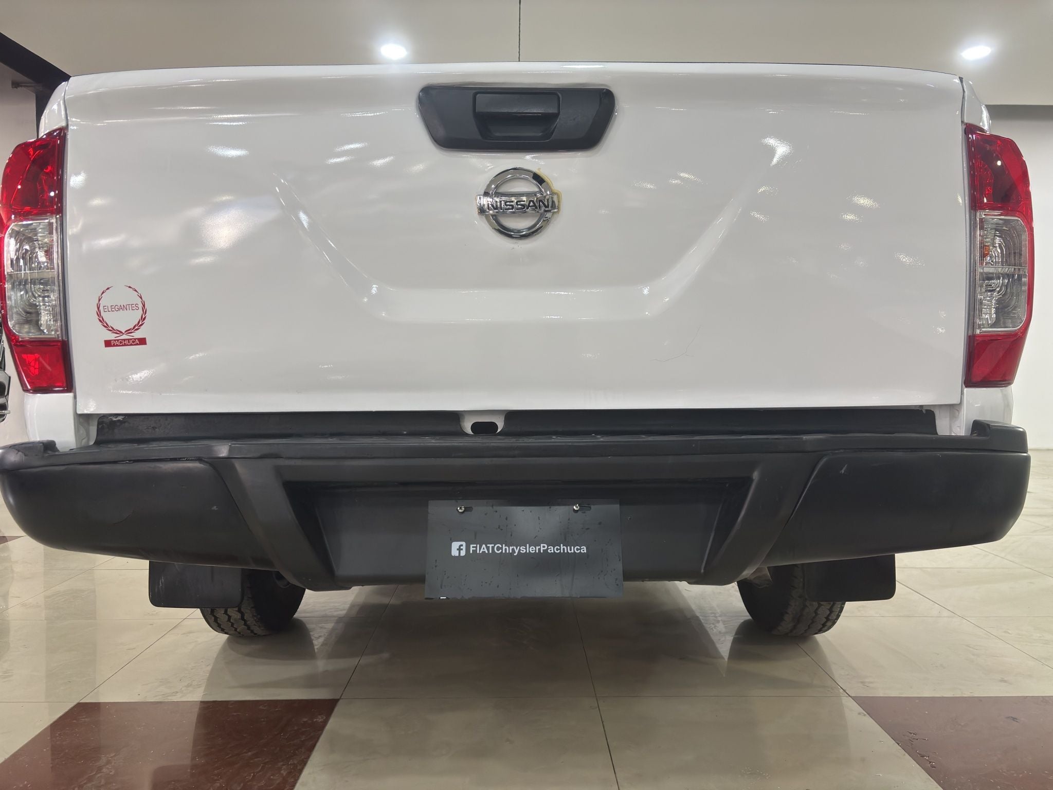 2020 Nissan NP300 2.5 Doble Cabina Se Aa Pack Seg Mt